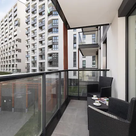 Elegant In Cracow With Balcony, Parking And Desk By Renters