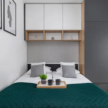 Elegant In Cracow With Balcony, Parking And Desk By Renters * Краков