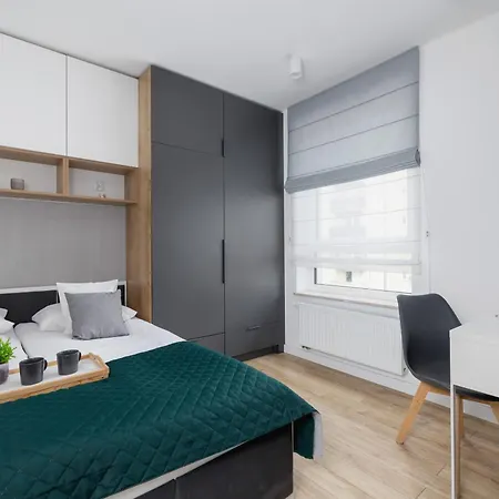 Elegant In Cracow With Balcony, Parking And Desk By Renters *