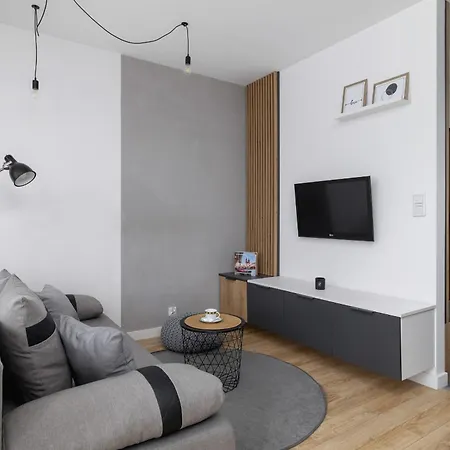 דירה Elegant In Cracow With Balcony, Parking And Desk By Renters