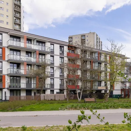 Elegant In Cracow With Balcony, Parking And Desk By Renters קרקוב